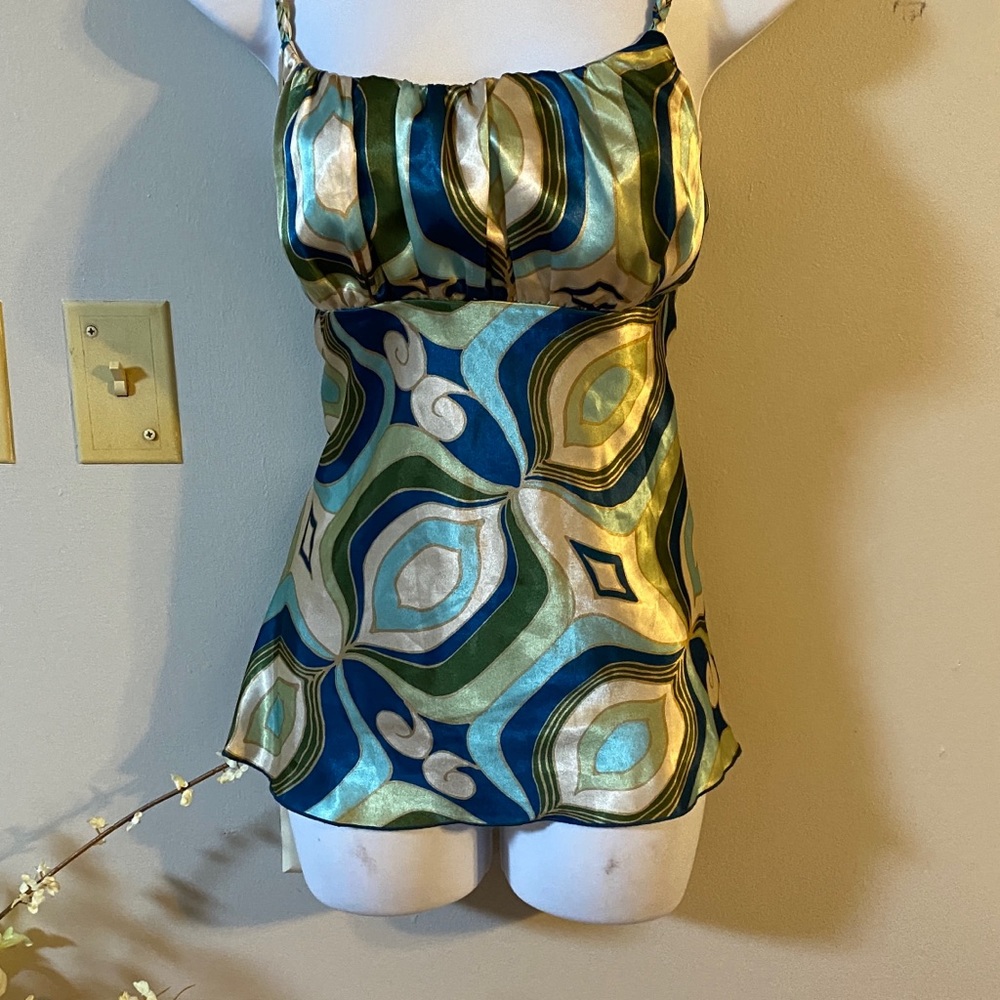 Top - Picture 4 of 4